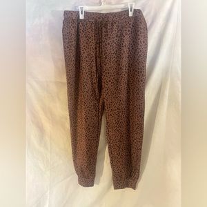 Leopard Joggers large (Dokotoo Beauty & Fashion)